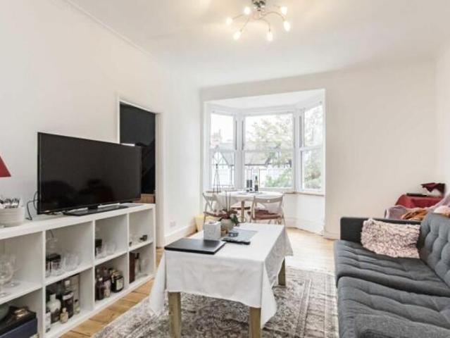Flat for rent in Brentford, Greater London