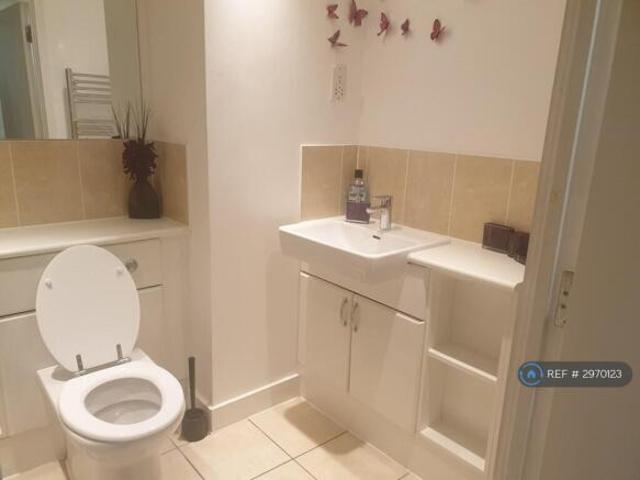 Flat for rent in Cat Hill