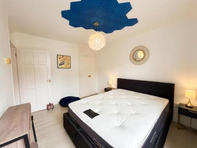 Flat for rent in Cat Hill