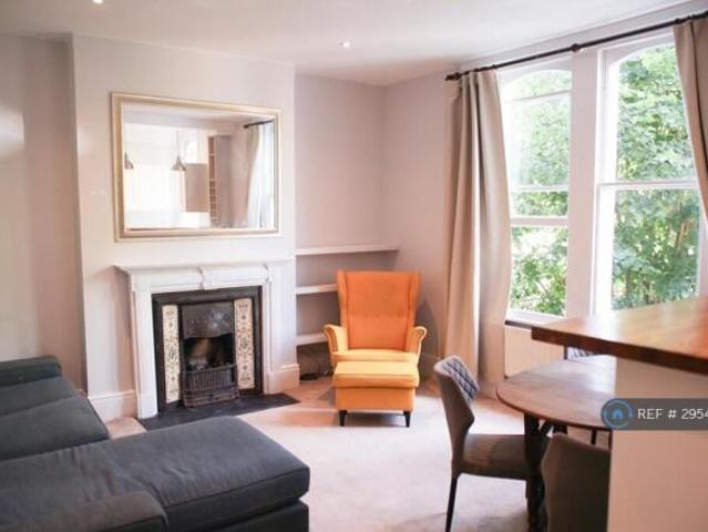 Flat for rent in Cat Hill