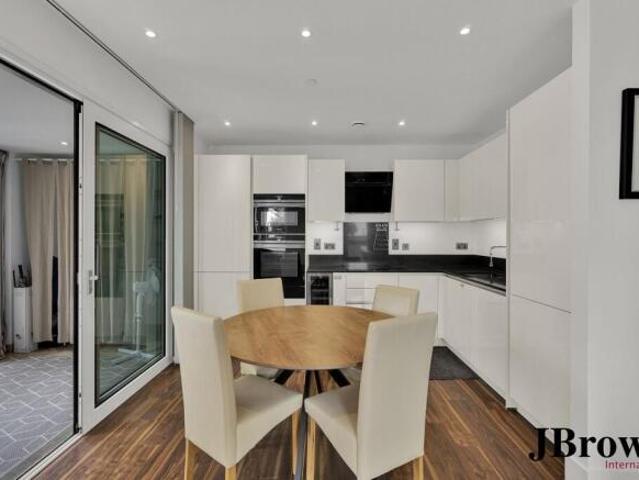Flat for rent in Cat Hill