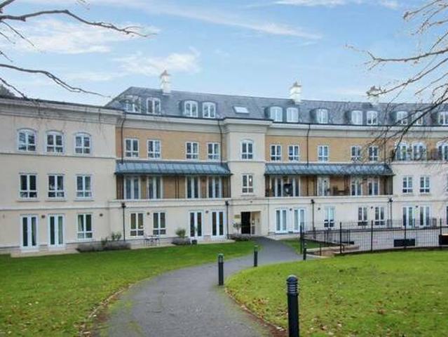 House for rent in Surrey, England