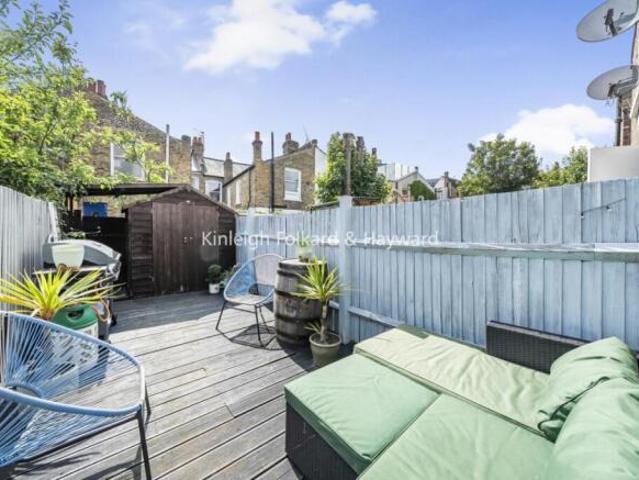 Flat for rent in Cat Hill