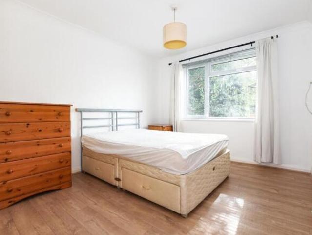 Flat for rent in Cat Hill