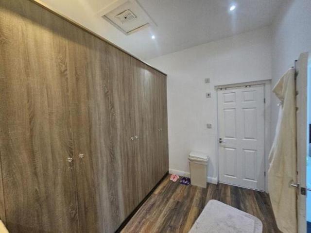 Flat for rent in Moor End, Leeds