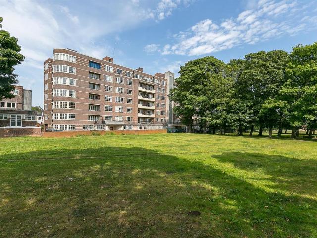 Flat for sale in Gosforth, Tyne And Wear