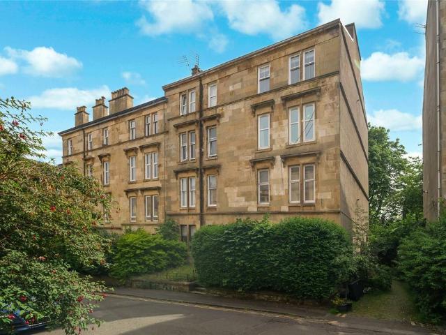 Flat for sale in Hillhead, Scotland