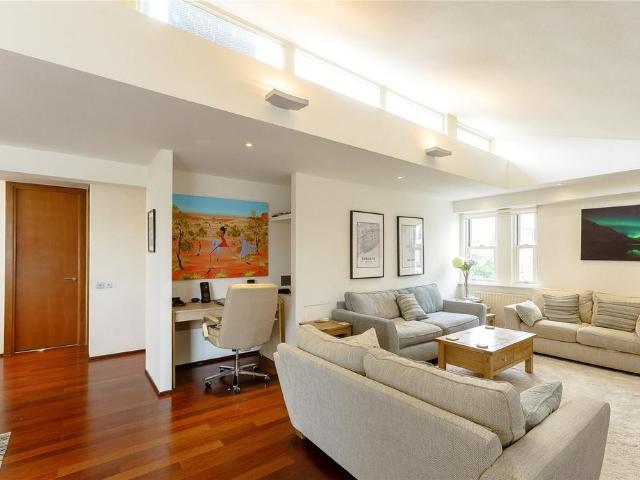 Flat for sale in Royal Borough of Kensington and Chelsea, Greater London