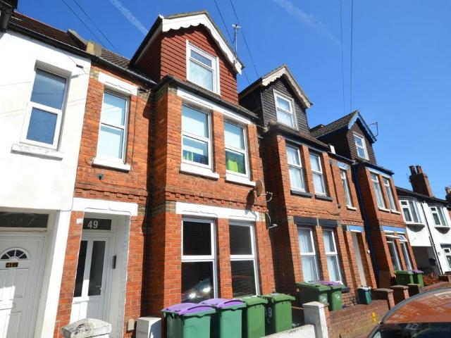 Flat for sale in Folkestone
