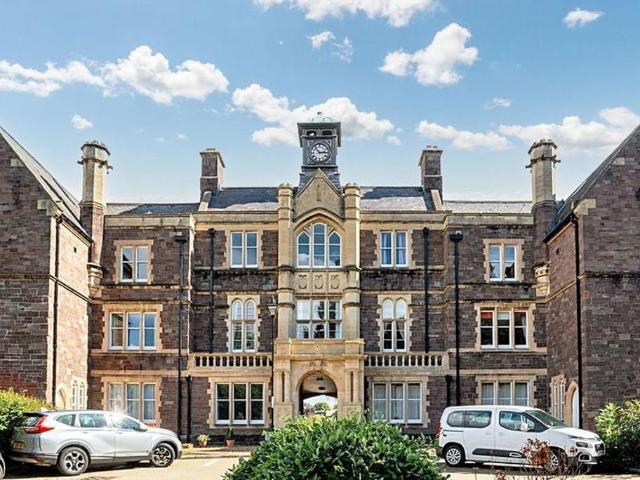 Flat for sale in Abergavenny