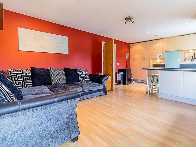Flat for sale in Charlton, Greater London