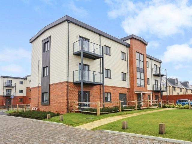 Flat for sale in Netley Hill, Eastleigh