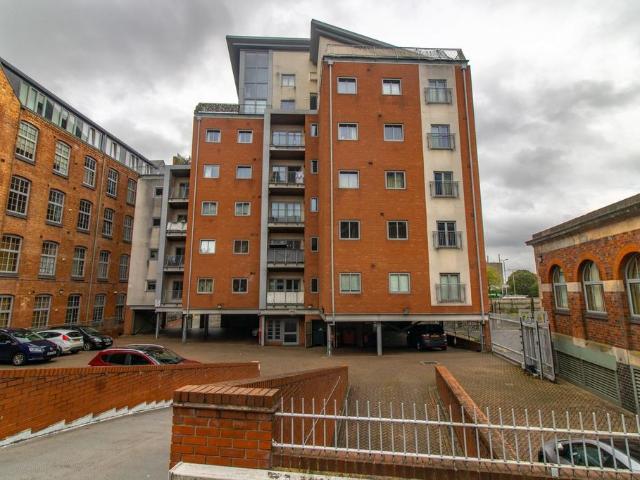 Flat for sale in Black Friars, Old Wharf