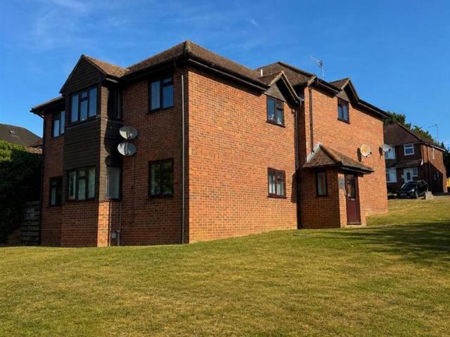 Flat for sale in Totteridge, Buckinghamshire