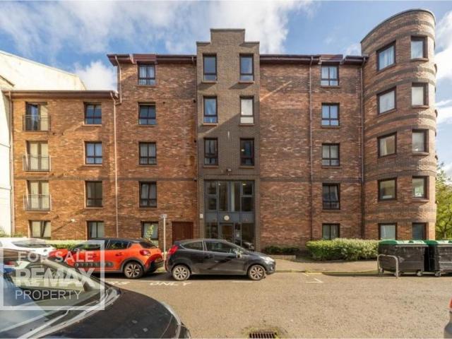 Flat for sale in Slateford, Scotland