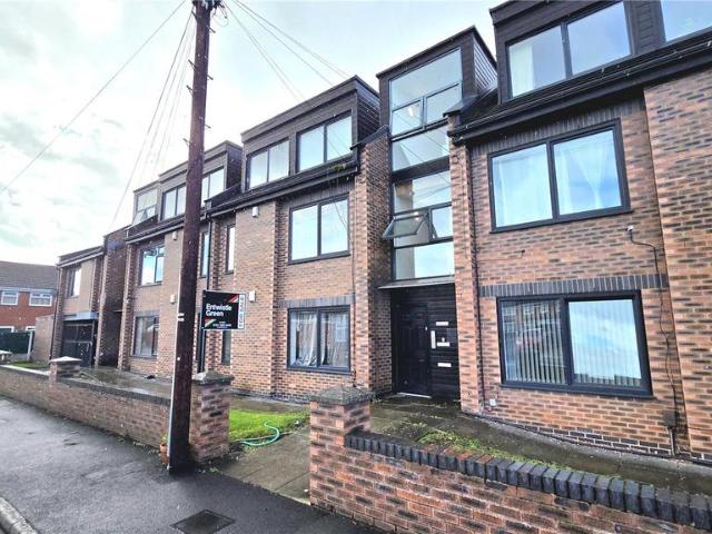 Flat for sale in Kensington, Calderstones