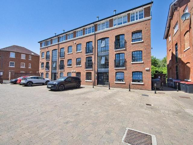 Flat for sale in St. Stephen's, The Bridge