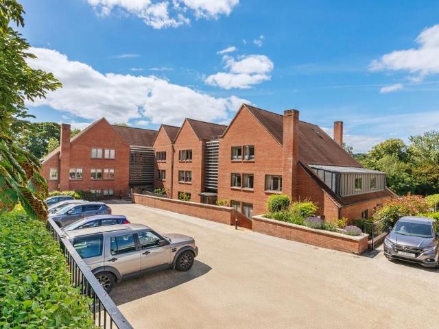 Flat for sale in Wendover, Buckinghamshire