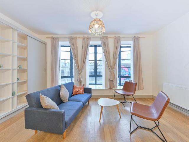 Flat for sale in Brixton, Greater London