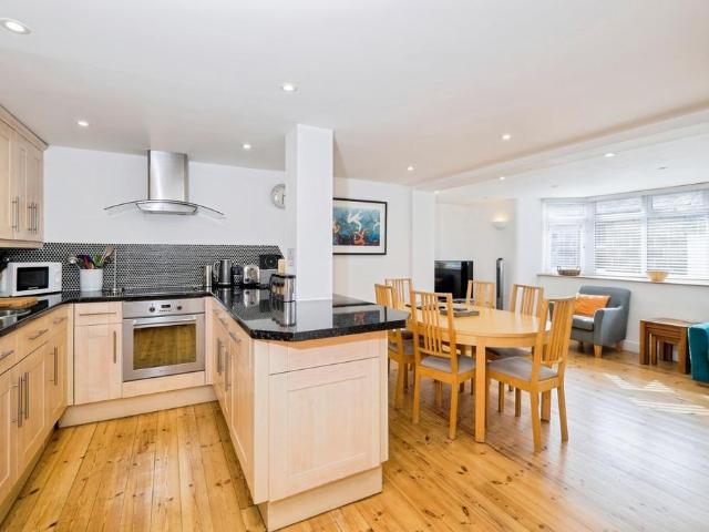 Flat for sale in Penbeagle, Cornwall