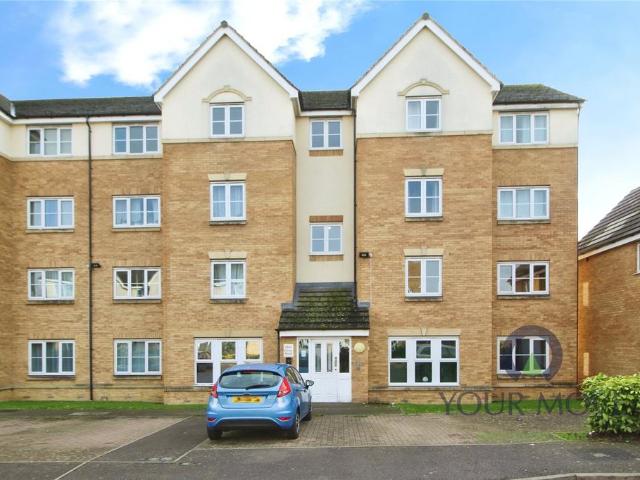 Flat for sale in Queens Park, Bedford