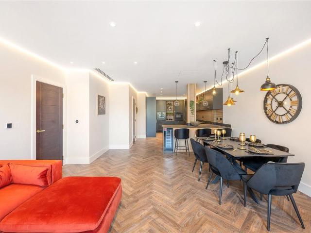 Flat for sale in Hammersmith, Greater London
