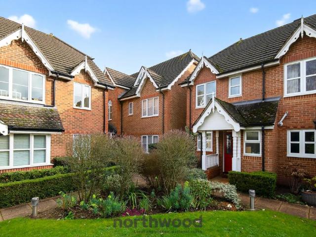 Flat for sale in Furze Platt, Maidenhead
