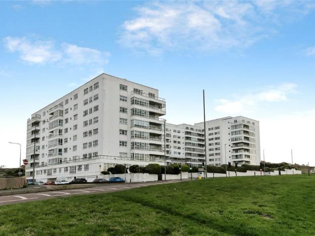 Flat for sale in Brighton Marina Village, Brighton & Hove