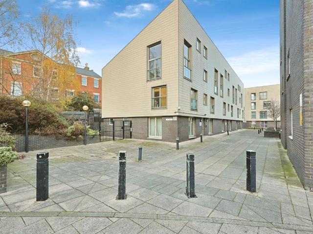 Flat for sale in East Bank, Norfolk