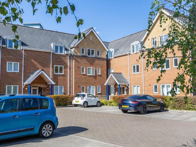 Flat for sale in Penarth Marina, Penarth