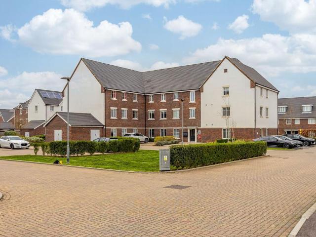 Flat for sale in Forge Wood, Glynde