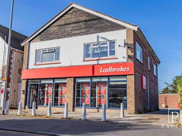 Flat for sale in Clacton-on-Sea, Tendring