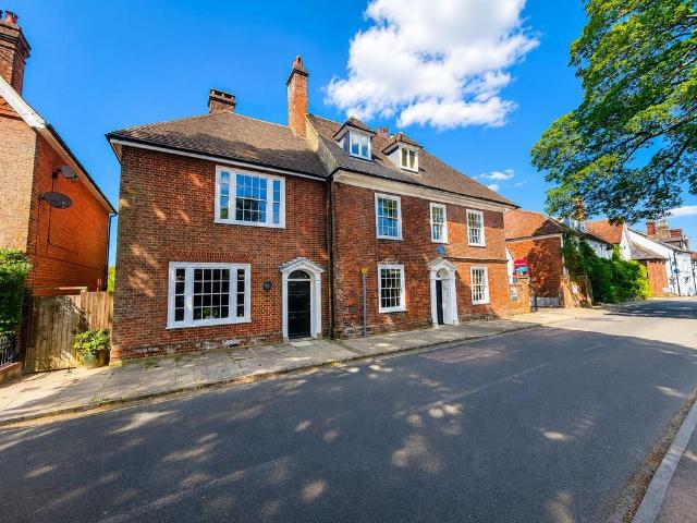 Flat for sale in Mount Pleasant, East Hampshire
