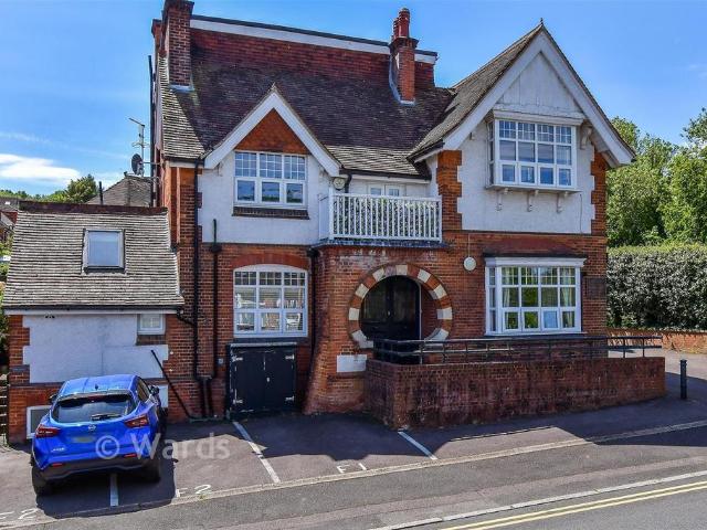 Flat for sale in Brook Street, Bourne Vale