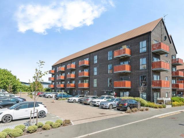 Flat for sale in West Thurrock, South Ockendon