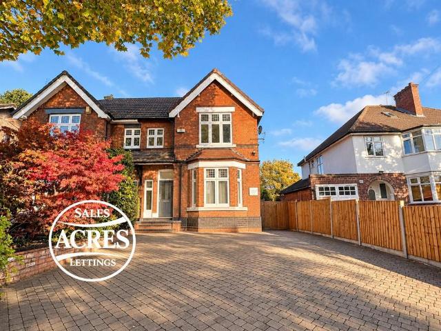 Flat for sale in Maney, Birmingham