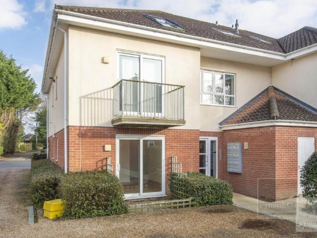 Flat for sale in Crostwick, Norfolk