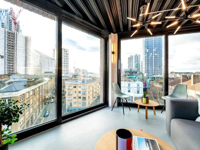Flat for sale in Hoxton, Greater London