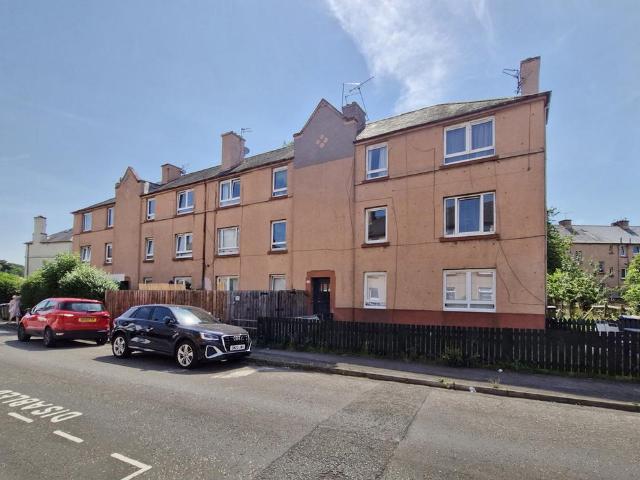 Flat for sale in Saughton, Scotland