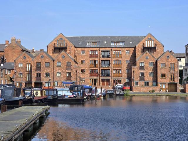 Flat for sale in Wilden, Rushock
