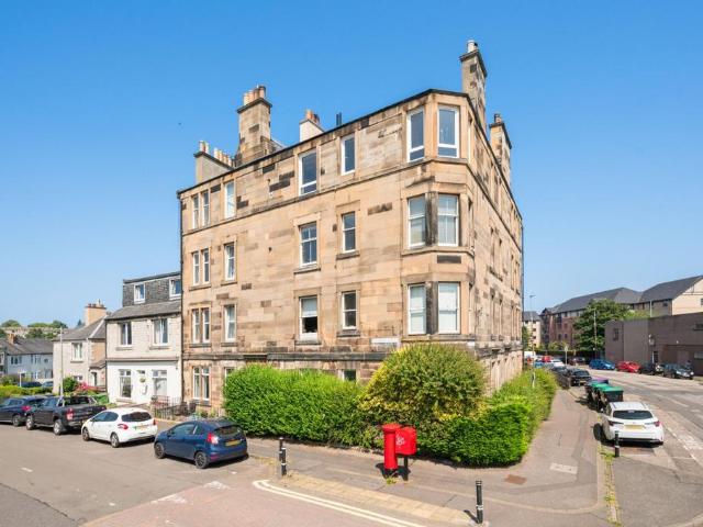 Flat for sale in Murrayfield, Scotland