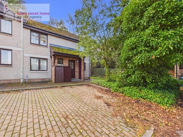 Flat for sale in Lentran, Scotland