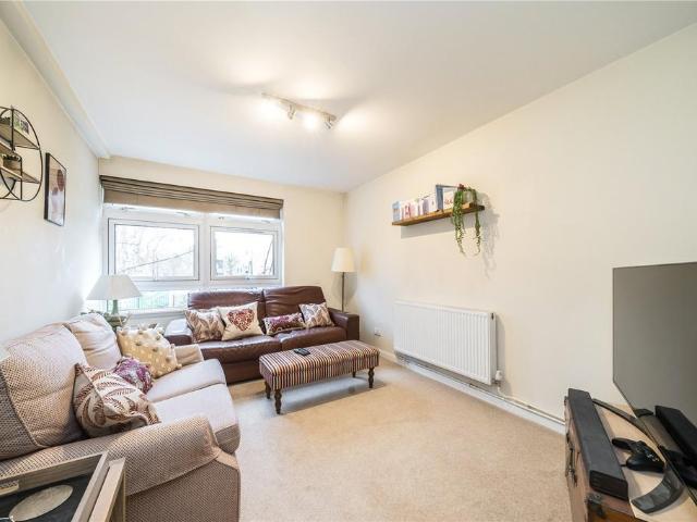 Flat for sale in Bethnal Green, Greater London