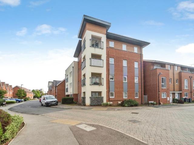 Flat for sale in Denbigh East, Milton Keynes