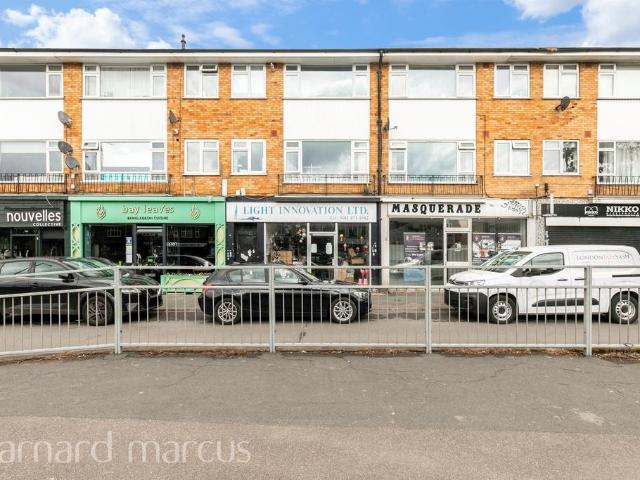 Flat for sale in West Ewell, Ewell