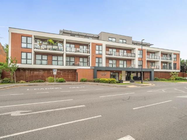 Flat for sale in Fishery, Maidenhead