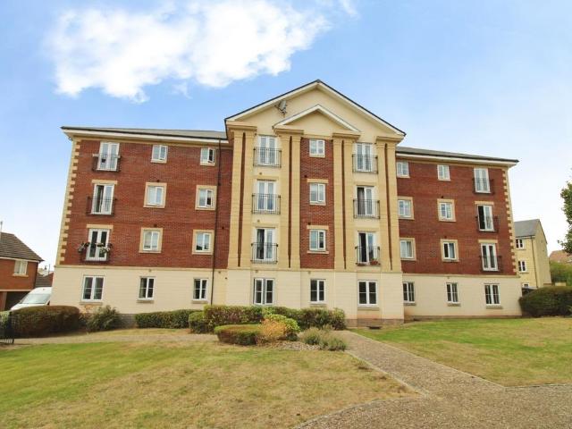 Flat for sale in Abbey Farm, Blunsdon St Andrew