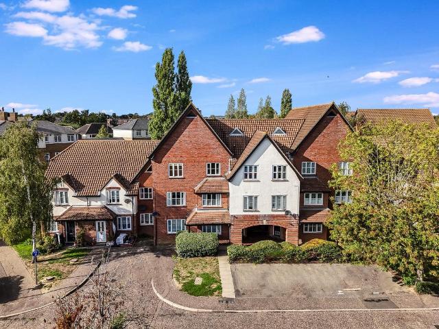 Flat for sale in Chelmer Village, Chelmsford