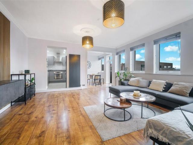 Flat for sale in Merchant City, Scotland