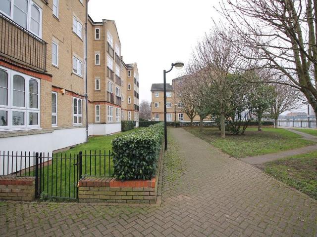 Flat for sale in Mill Quay, Isle Of Dogs